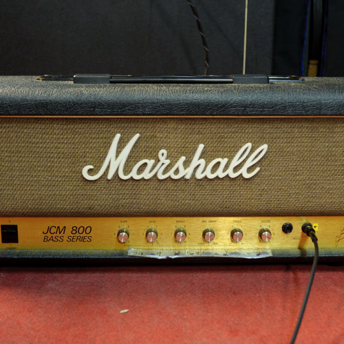 1985 Marshall JCM 800 Bass series model 1992 (super bass) 100W distortion sample