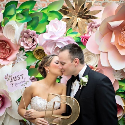 How Wedding Photo Booth Hire Companies Come Handy to Entertain Your Guests