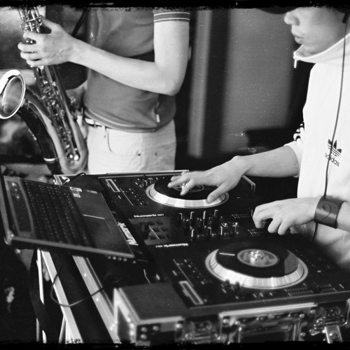 Lam Bros DJ Co - Feel Good Inc Low (The D Lam Remix)